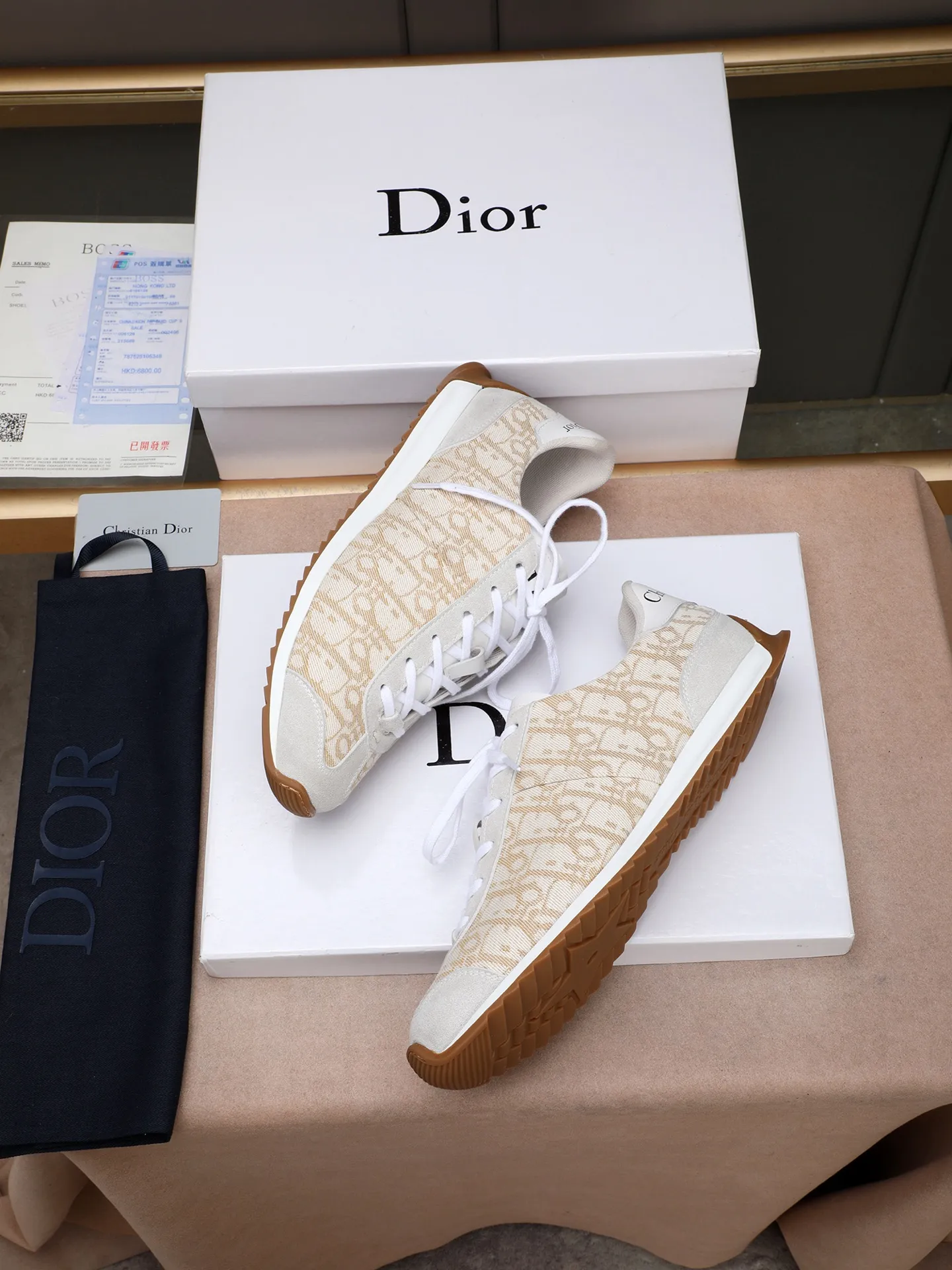 Men's shoes💰440 Dior【Dior】😘😘High-end series of casual men's shoes, simple and elegant👍👍👍The upper is made of first-layer genuine leather spliced ​​with Dior's special material [sun][sun]; imported first-layer sheepskin lining; special outsole, wear-resistant, lightweight, the overall design is harmonious and unified without lacking personality 👣🌟✨You deserve it! Multiple colors to choose from! 😍Size 38～44. (45 custom-made) The picture above is a big seller🔥🔥🔥